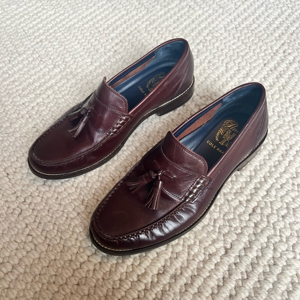Gently used Cole Haan Pinch Maine Classic loafers.